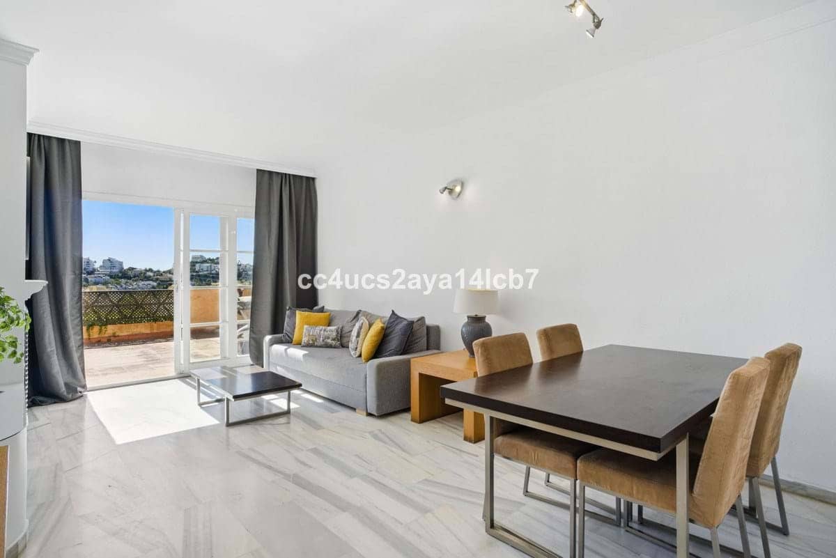 Apartamento de 2 habitaciones en Mijas en venta con piscina - 299.000 € (Ref: 9340449)