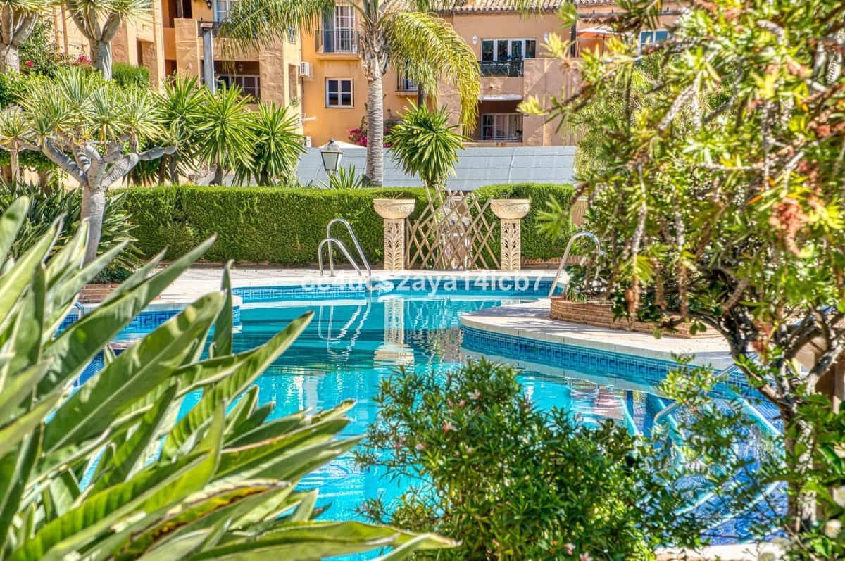 Apartamento de 2 habitaciones en Mijas en venta con piscina - 299.000 € (Ref: 9340449)