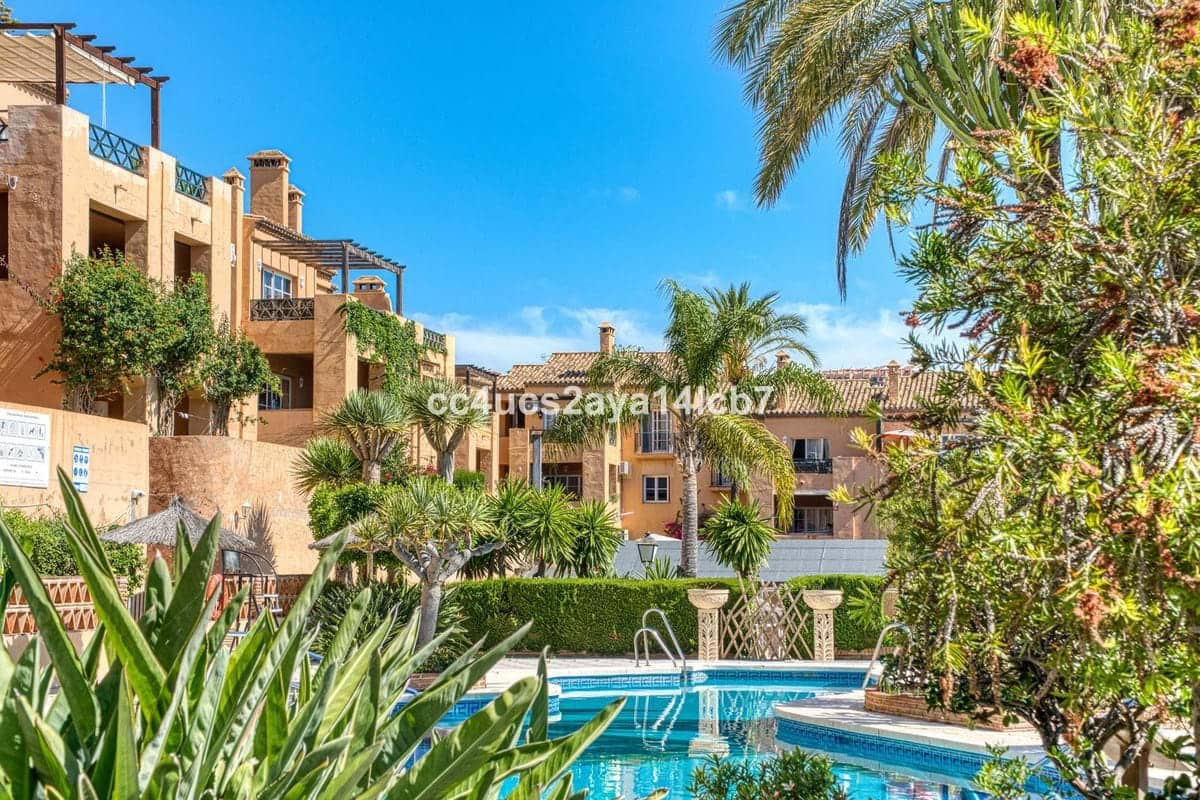 Apartamento de 2 habitaciones en Mijas en venta con piscina - 299.000 € (Ref: 9340449)