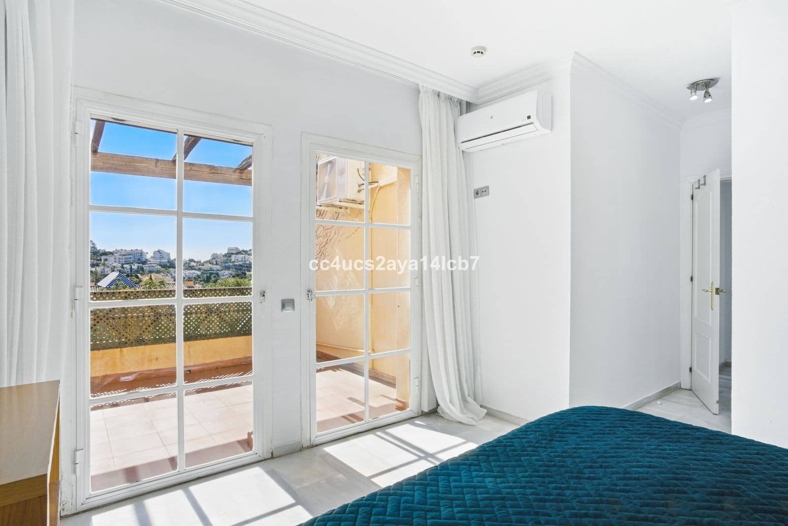 Apartamento de 2 habitaciones en Mijas en venta con piscina - 299.000 € (Ref: 9340449)