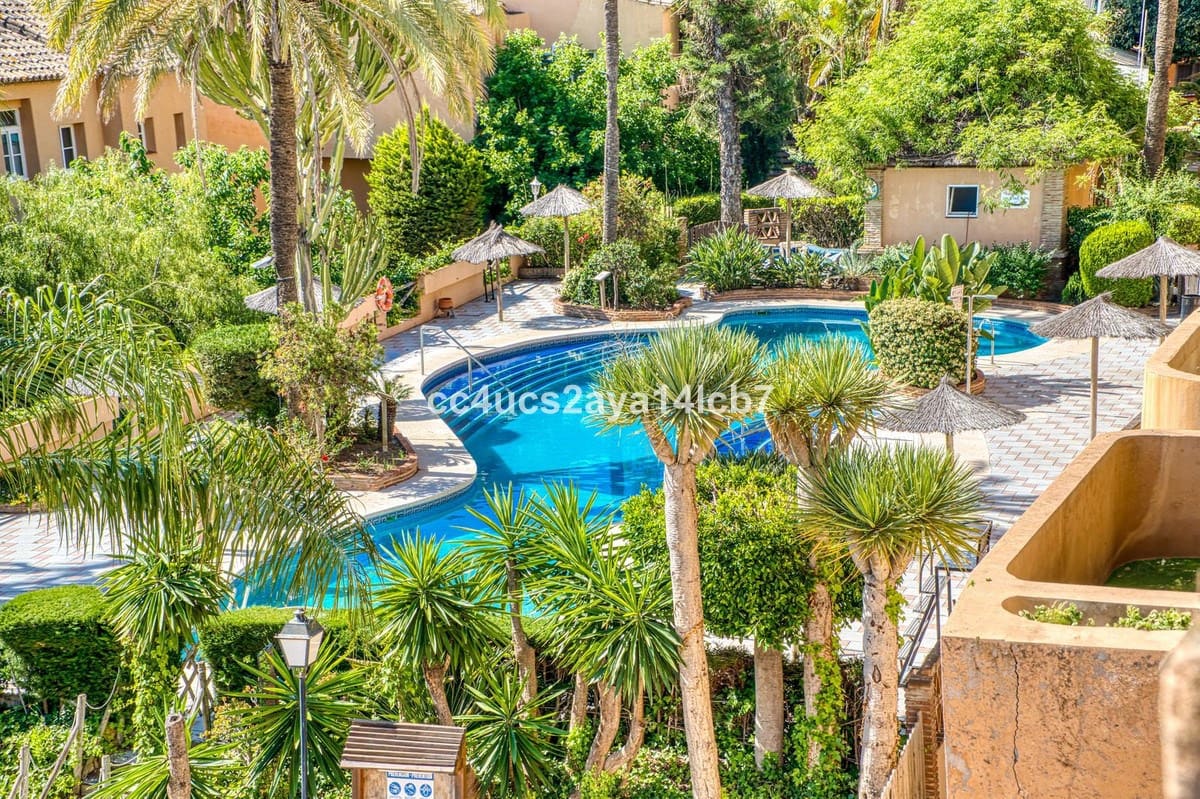 Apartamento de 2 habitaciones en Mijas en venta con piscina - 299.000 € (Ref: 9340449)