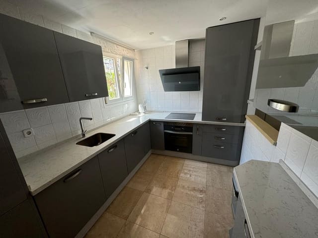 Apartamento de 3 habitaciones en Cancelada, Estepona en venta con piscina garaje - 450.000 € (Ref: 9340656)