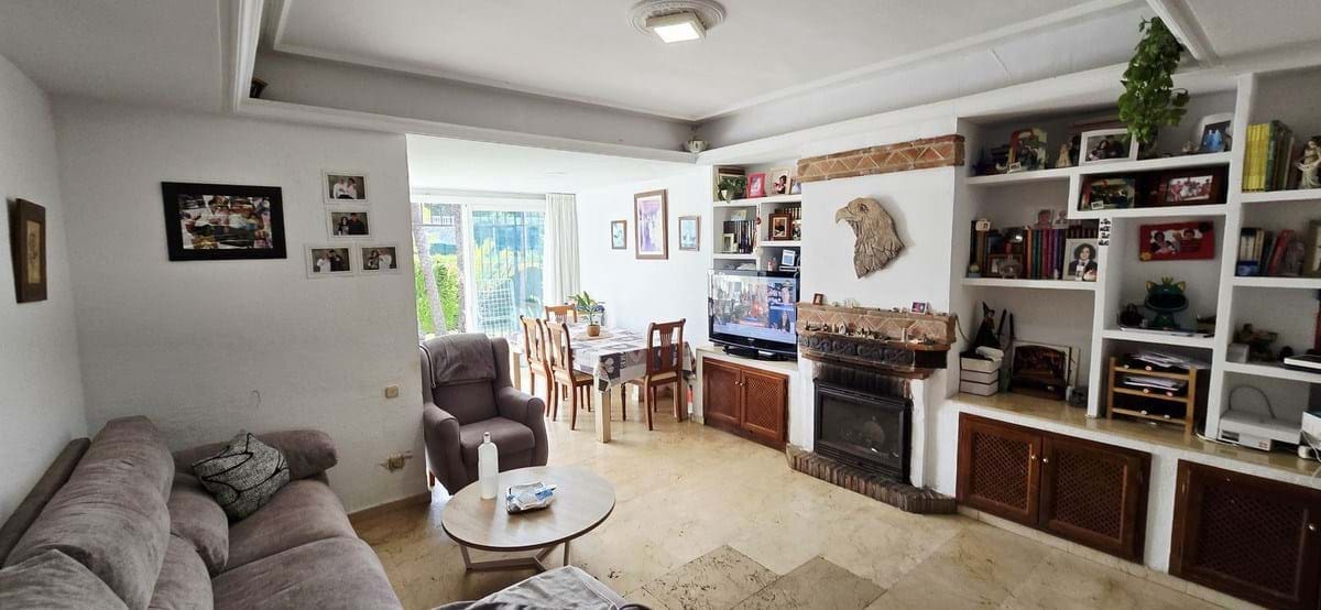 3 bedroom Apartment for sale in Marbella with pool garage - € 420,000 (Ref: 9340657)