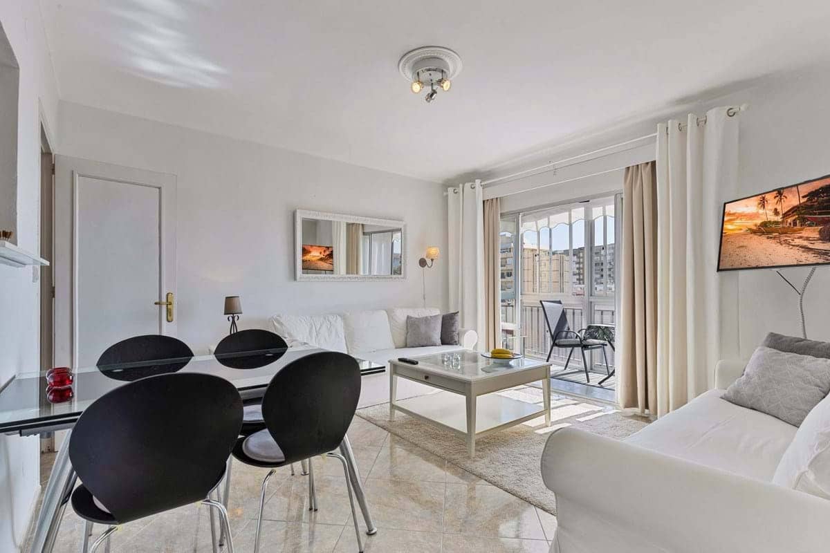 2 bedroom Apartment for sale in Fuengirola - € 285,000 (Ref: 9340658)