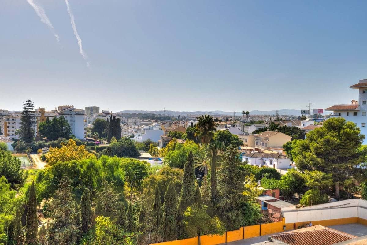 2 bedroom Apartment for sale in Fuengirola - € 285,000 (Ref: 9340658)