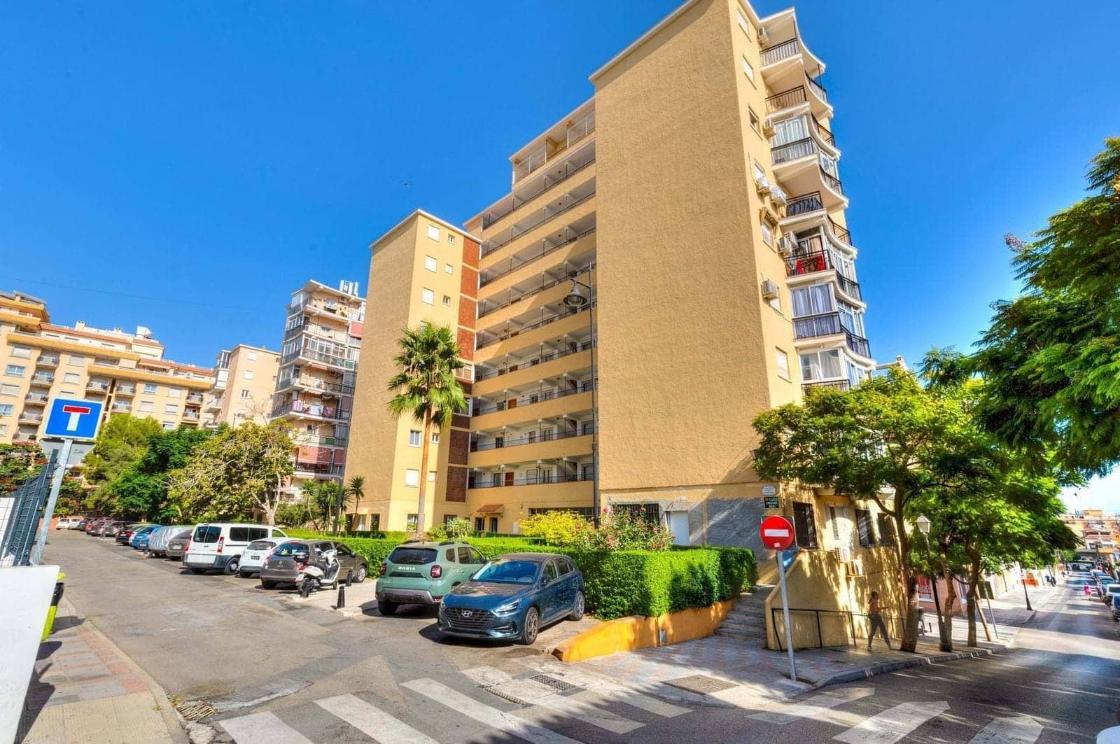 2 bedroom Apartment for sale in Fuengirola - € 285,000 (Ref: 9340658)