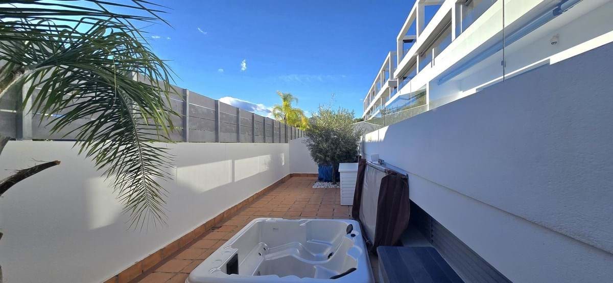 2 bedroom Apartment for sale in New Golden Mile with pool garage - € 390,000 (Ref: 9340659)
