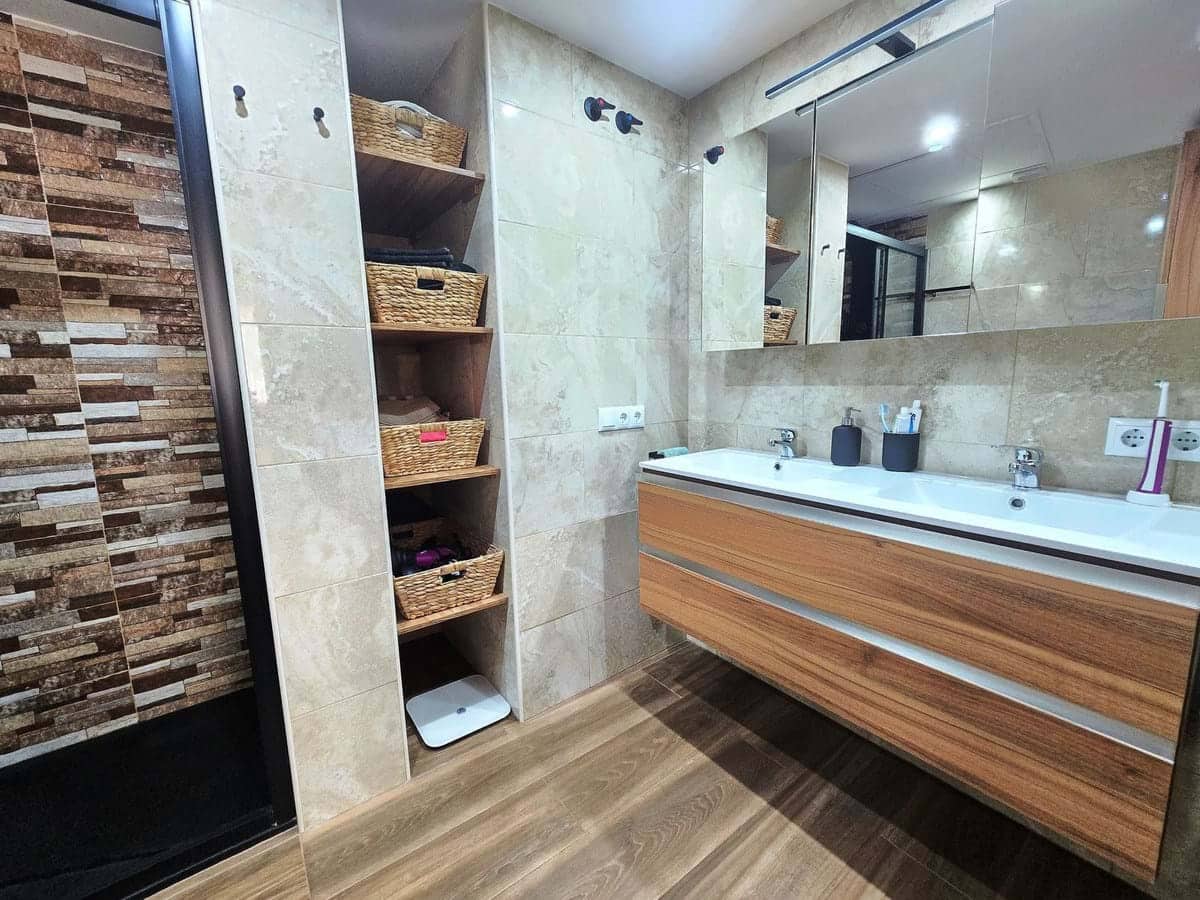 3 Zimmer Haus zu verkaufen in Marbella mit Pool Garage - 460.000 € (Ref: 9346660)