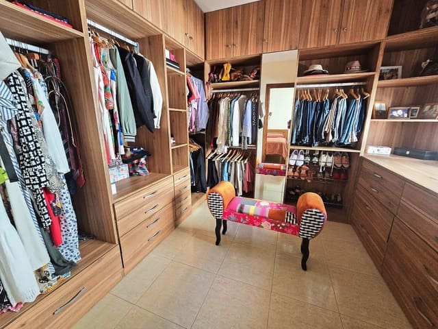 3 Zimmer Haus zu verkaufen in Marbella mit Pool Garage - 460.000 € (Ref: 9346660)