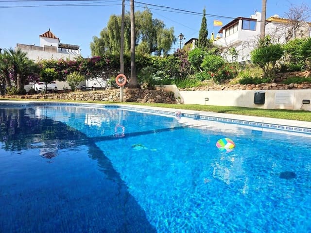 3 Zimmer Haus zu verkaufen in Marbella mit Pool Garage - 460.000 € (Ref: 9346660)