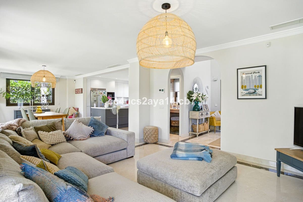 3 camera da letto Villa in vendita in Estepona con piscina garage - 970.000 € (Rif: 9348865)