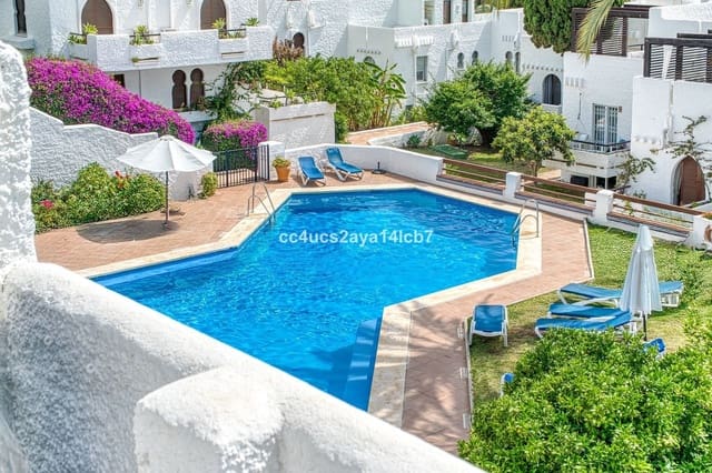 3 makuuhuone Omakotitalo myytävänä paikassa Marbella mukana uima-altaan - 795 000 € (Ref: 9348866)