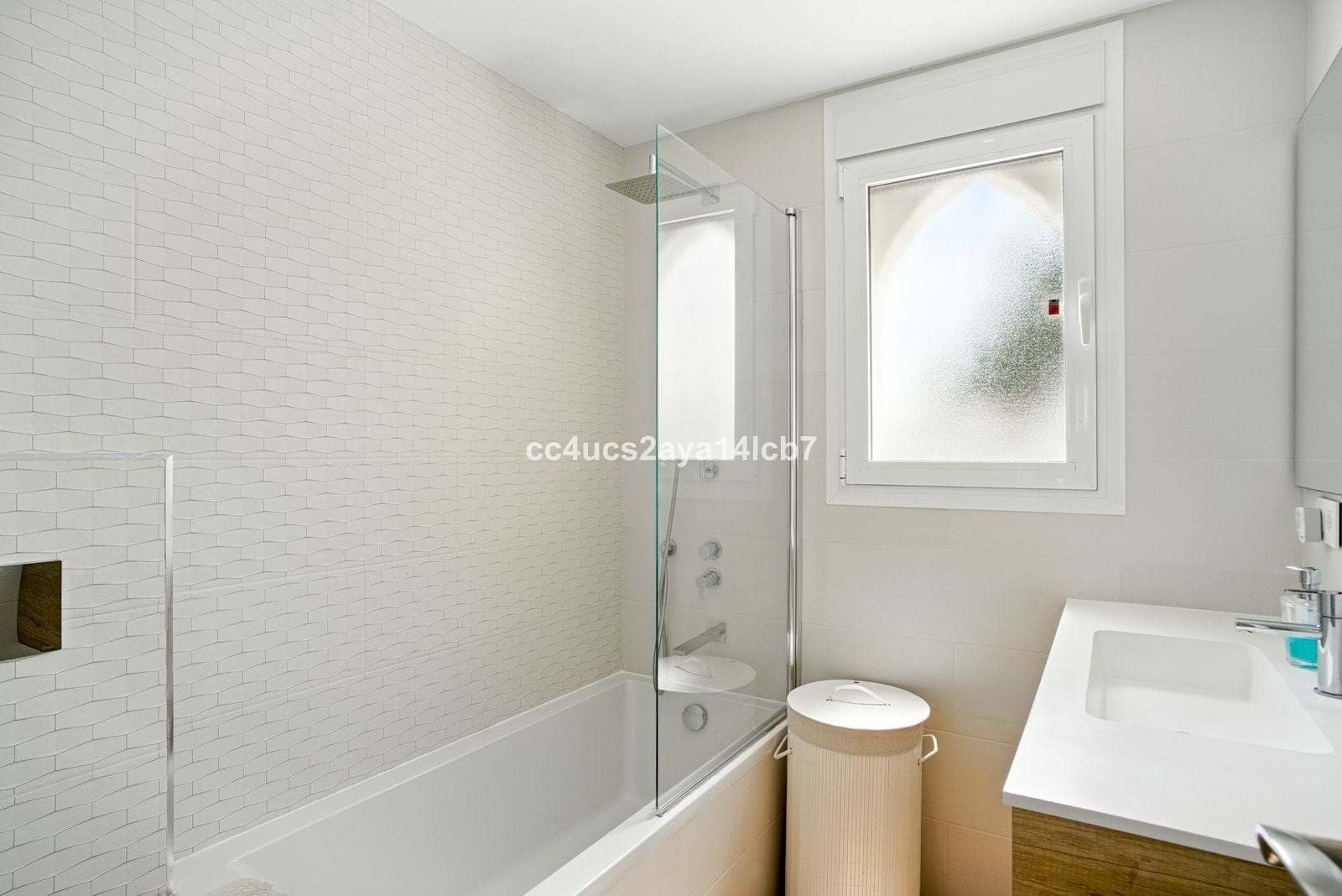 3 bedroom Townhouse for sale in Marbella with pool - € 795,000 (Ref: 9348866)