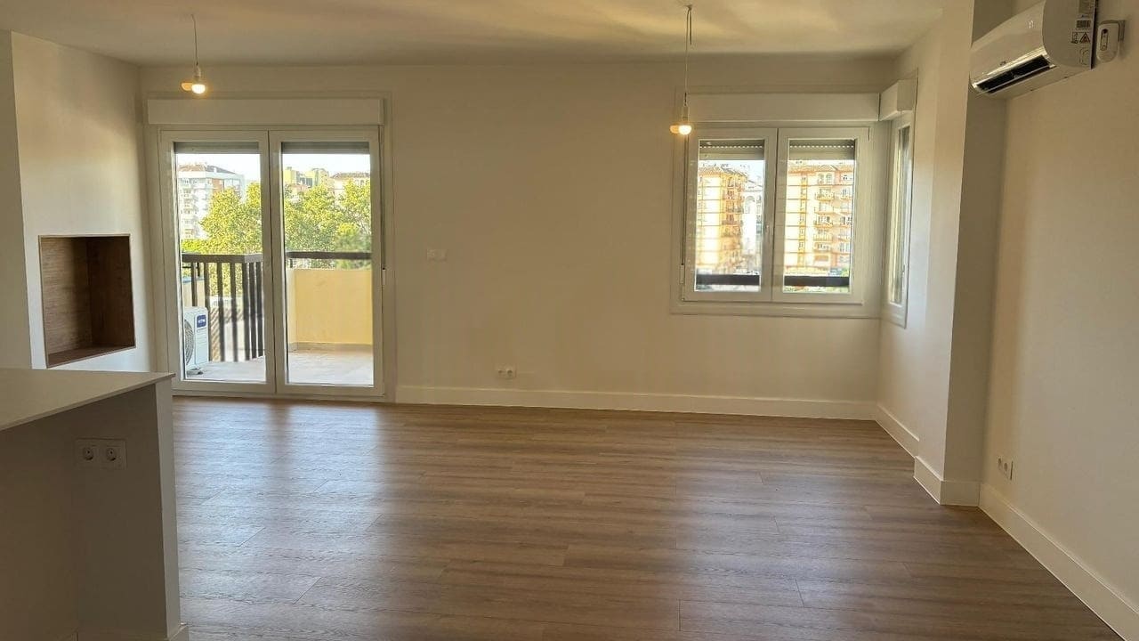 3 bedroom Apartment for sale in Fuengirola with pool garage - € 400,000 (Ref: 9350000)