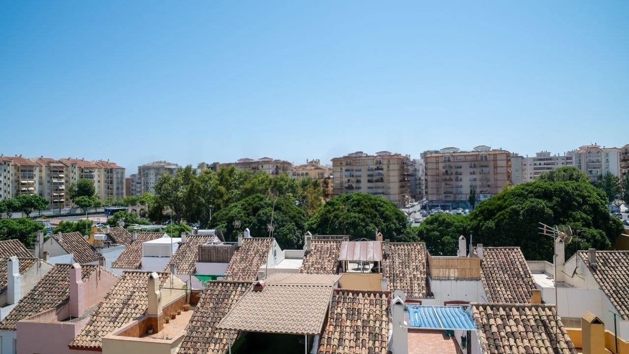 3 bedroom Apartment for sale in Fuengirola with pool garage - € 400,000 (Ref: 9350000)