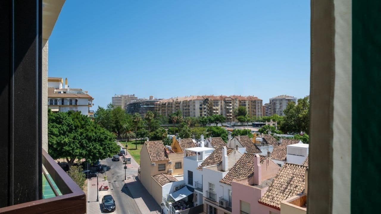 3 bedroom Apartment for sale in Fuengirola with pool garage - € 400,000 (Ref: 9350000)