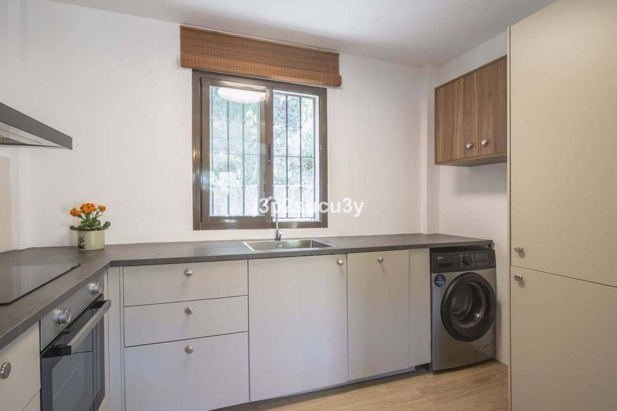 Chalet de 3 habitaciones en Bahia de Casares en venta con piscina garaje - 369.000 € (Ref: 9352810)