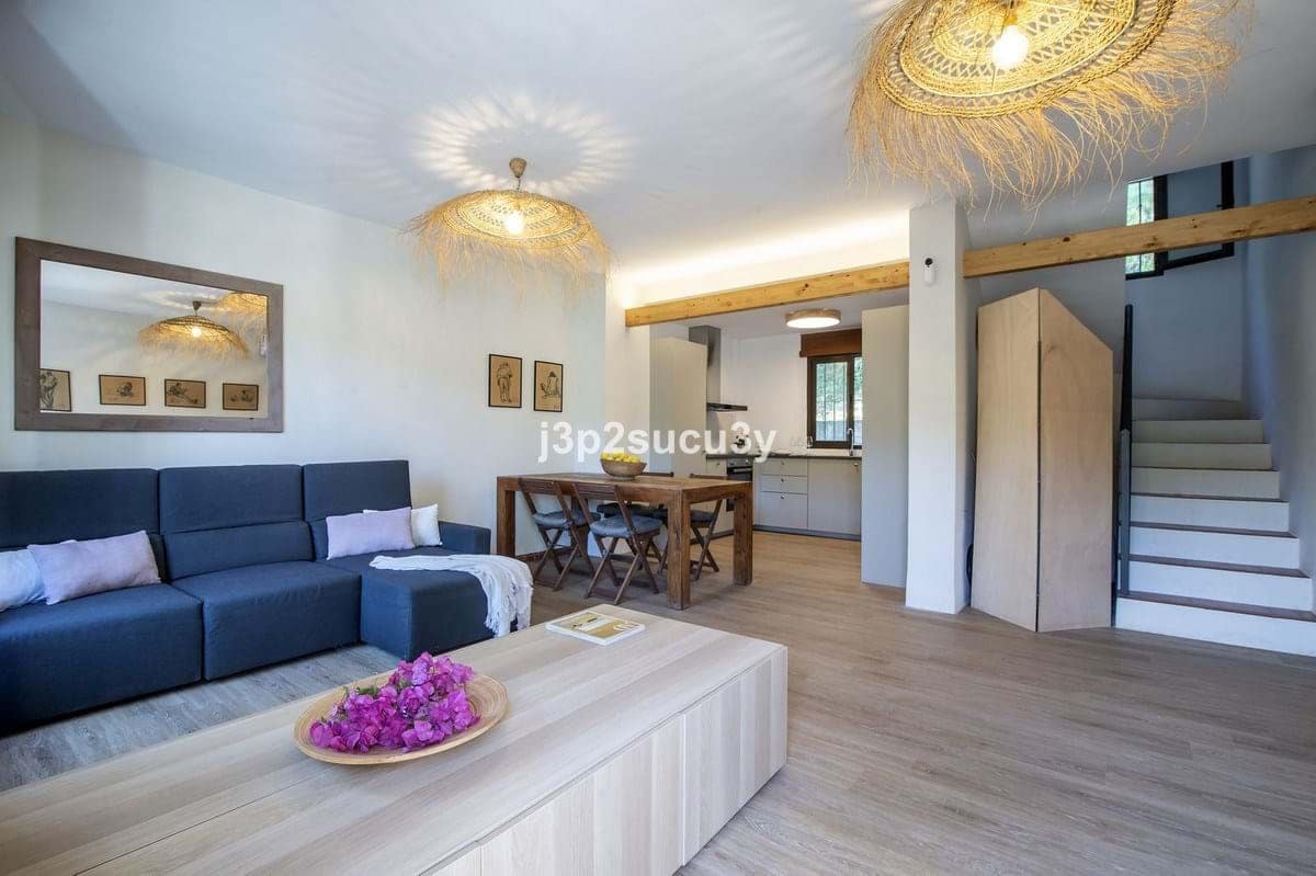 Chalet de 3 habitaciones en Bahia de Casares en venta con piscina garaje - 369.000 € (Ref: 9352810)