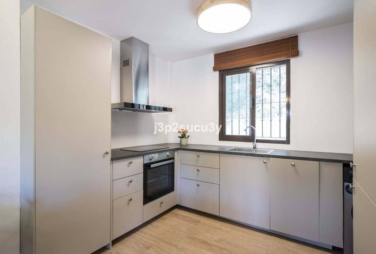 Chalet de 3 habitaciones en Bahia de Casares en venta con piscina garaje - 369.000 € (Ref: 9352810)