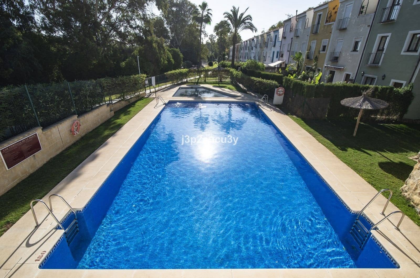Chalet de 3 habitaciones en Bahia de Casares en venta con piscina garaje - 369.000 € (Ref: 9352810)