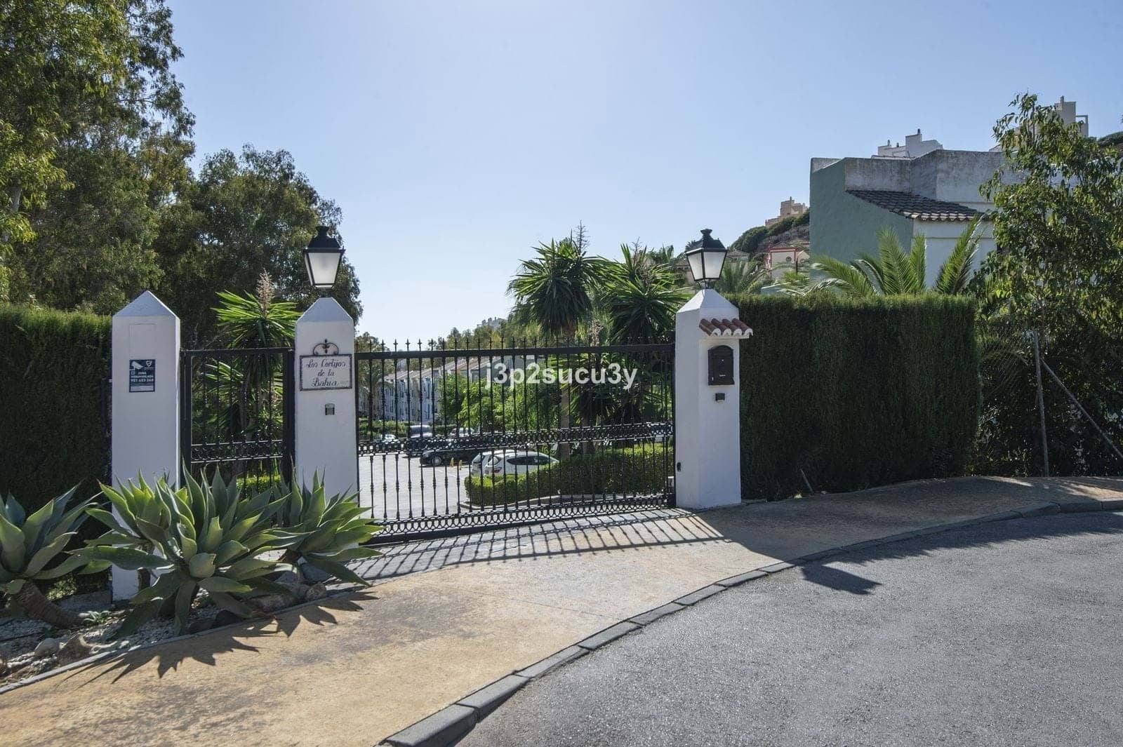 Chalet de 3 habitaciones en Bahia de Casares en venta con piscina garaje - 369.000 € (Ref: 9352810)