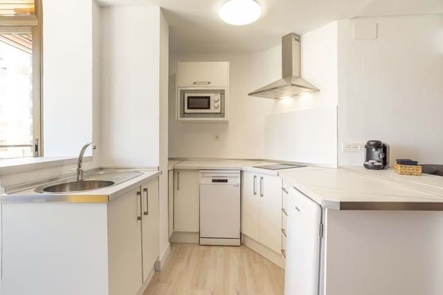 2 makuuhuone Huoneisto myytävänä paikassa Torremolinos mukana uima-altaan - 425 000 € (Ref: 9352982)