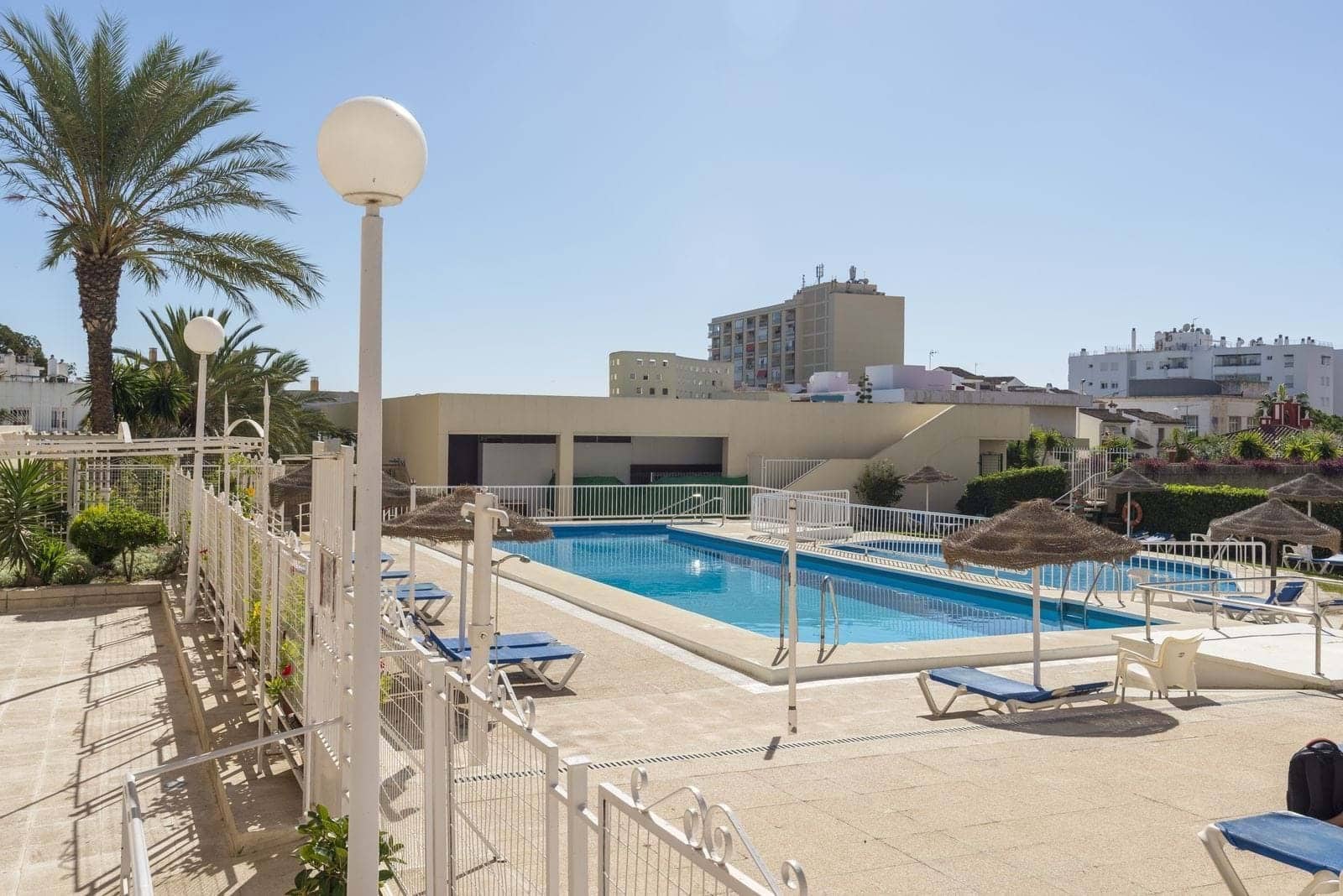 2 makuuhuone Huoneisto myytävänä paikassa Torremolinos mukana uima-altaan - 425 000 € (Ref: 9352982)
