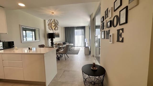 Apartamento de 2 habitaciones en Selwo, Estepona en venta con piscina garaje - 420.000 € (Ref: 9353016)