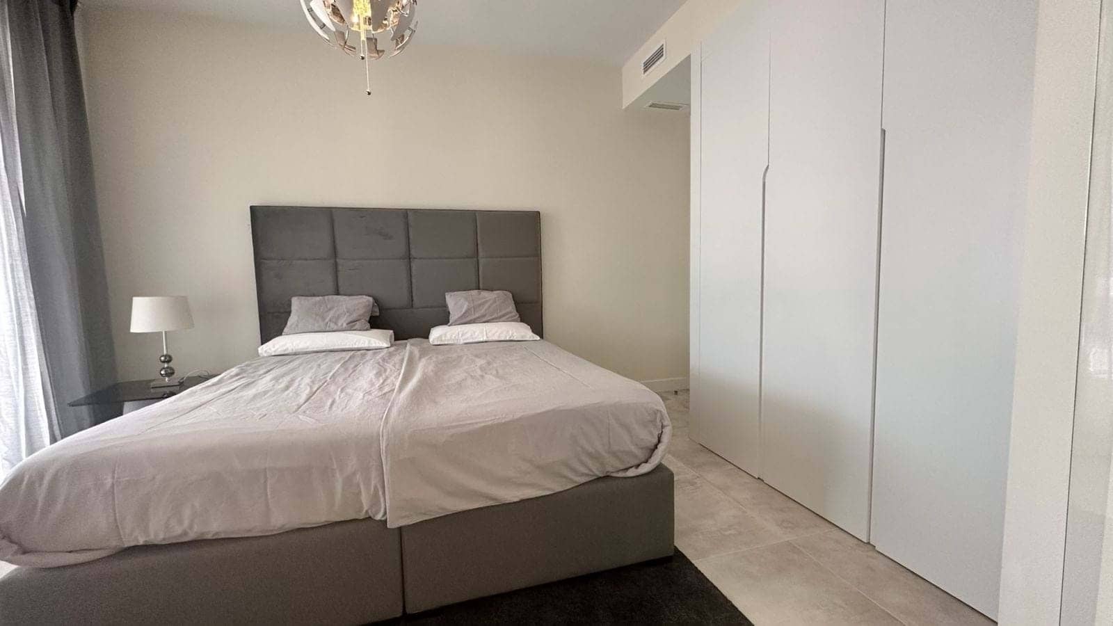 Apartamento de 2 habitaciones en New Golden Mile en venta con piscina garaje - 420.000 € (Ref: 9353016)