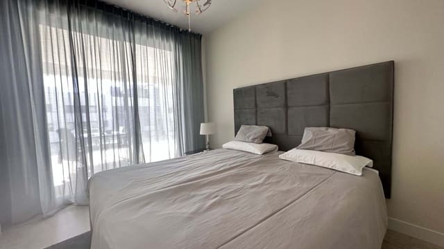 Apartamento de 2 habitaciones en Selwo, Estepona en venta con piscina garaje - 420.000 € (Ref: 9353016)