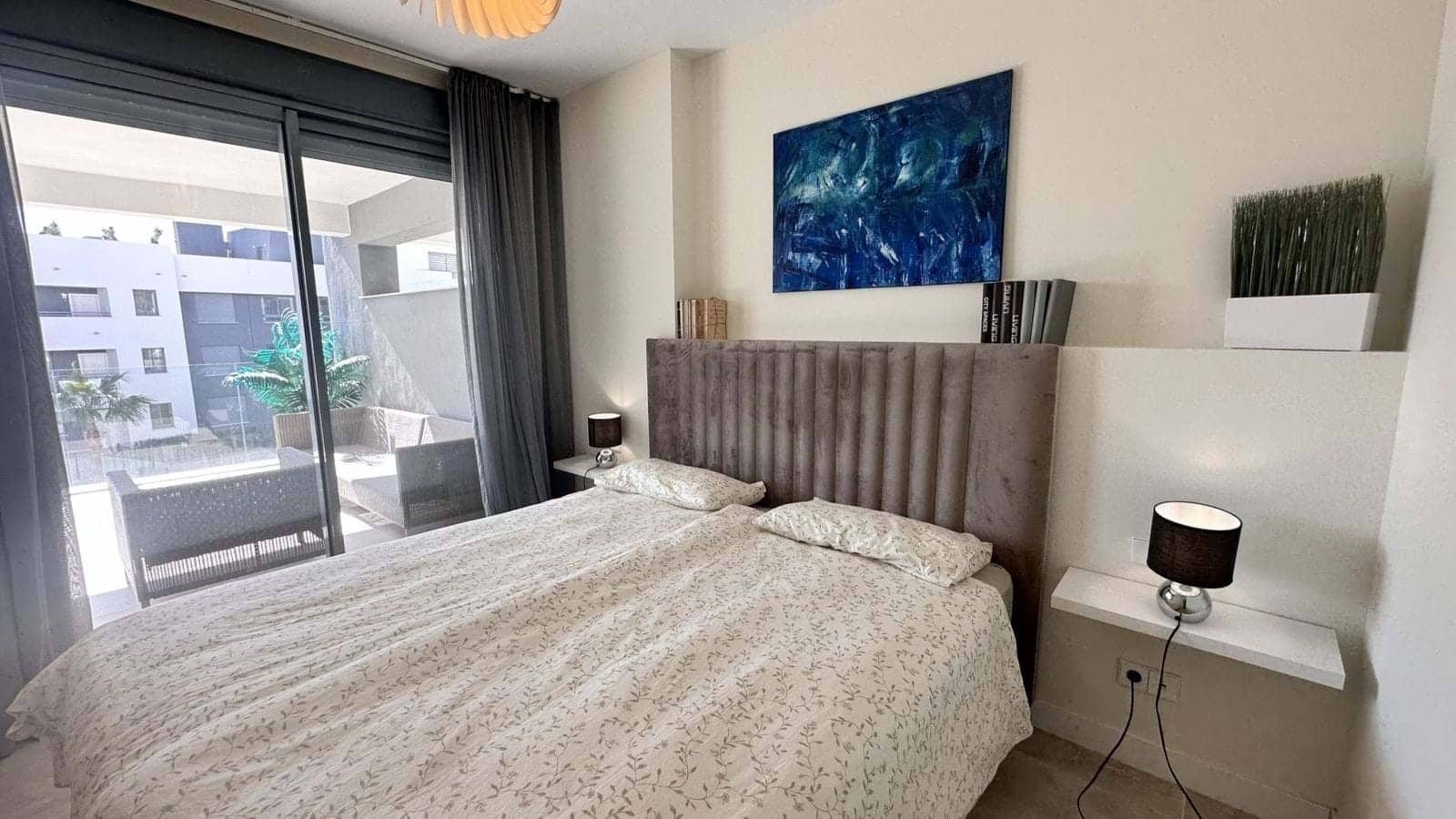 Apartamento de 2 habitaciones en New Golden Mile en venta con piscina garaje - 420.000 € (Ref: 9353016)