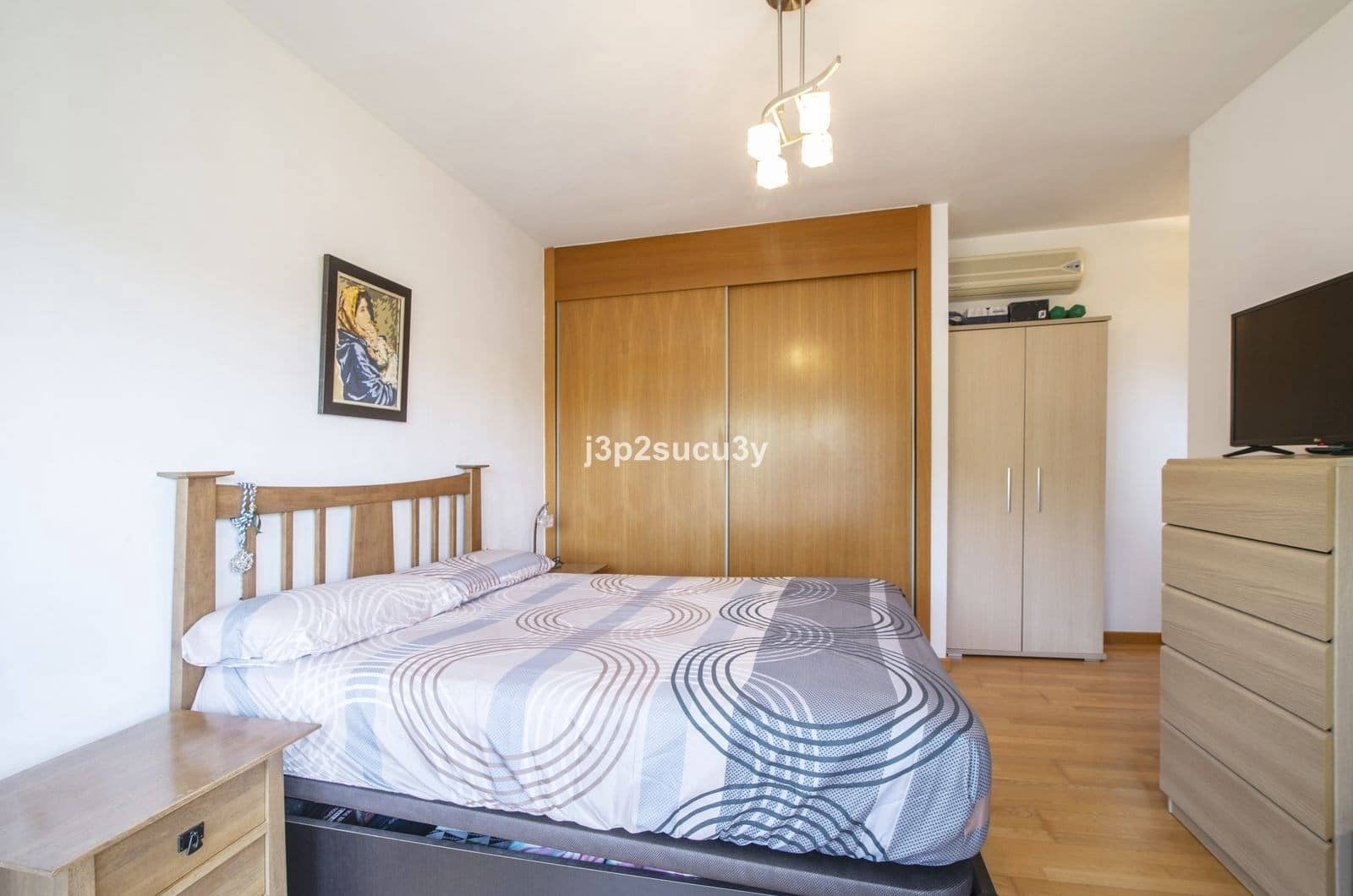 3 bedroom Villa for sale in Estepona with pool garage - € 390,000 (Ref: 9353020)