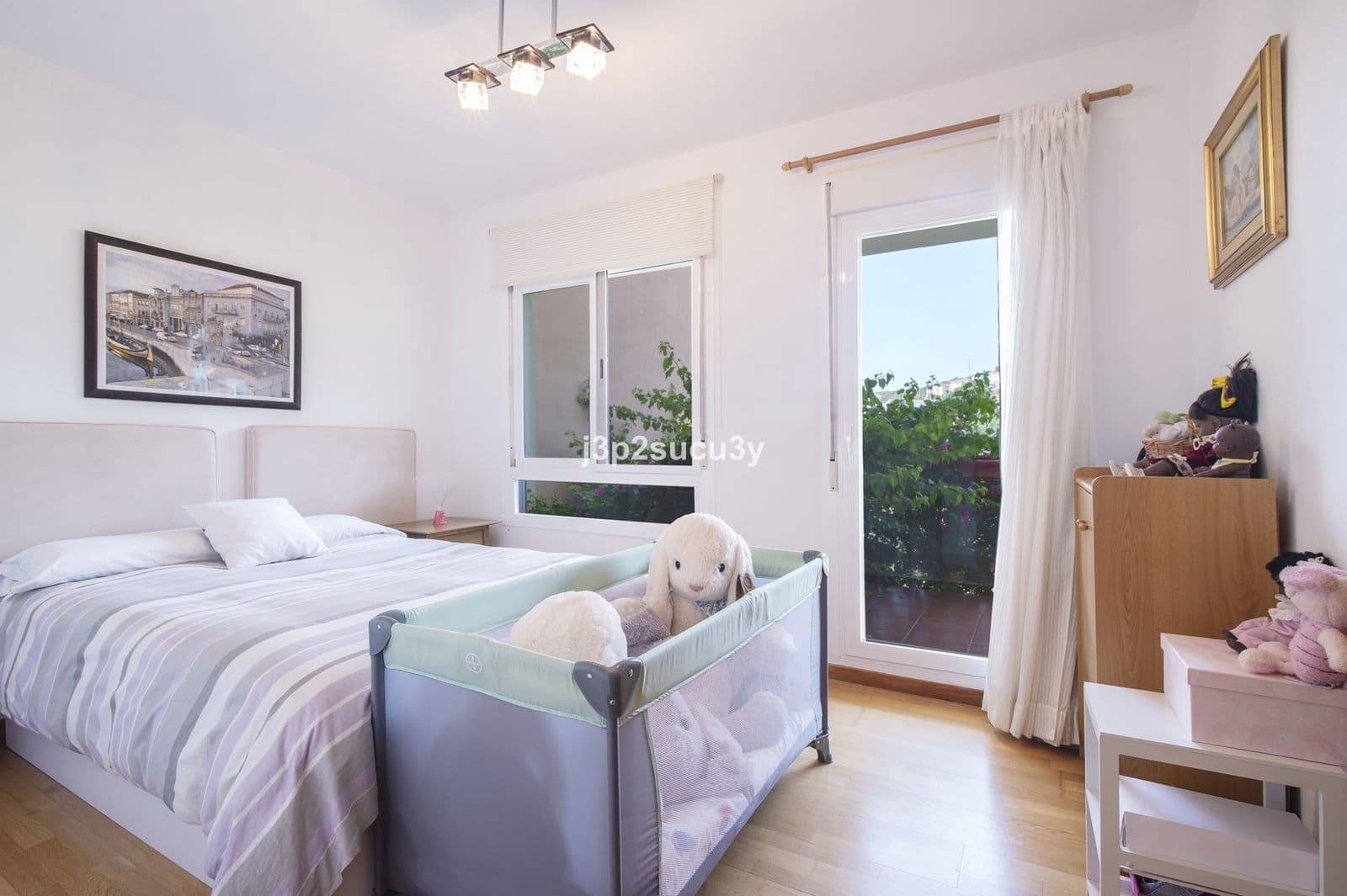 3 bedroom Villa for sale in Estepona with pool garage - € 390,000 (Ref: 9353020)