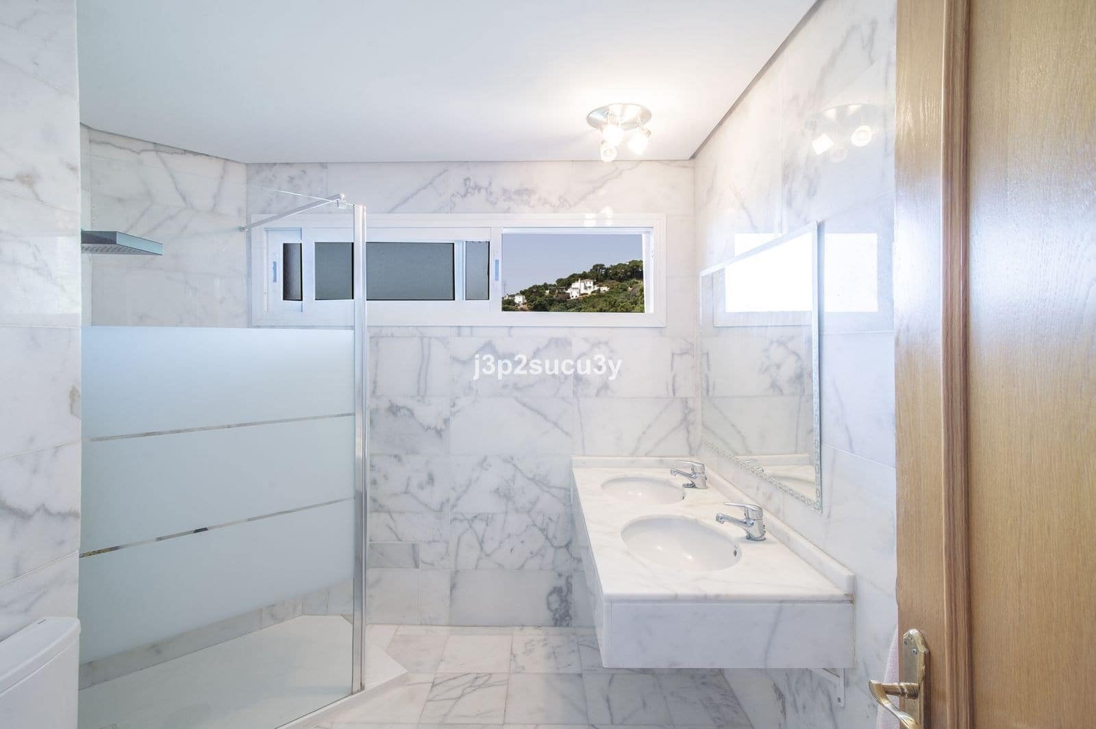 3 bedroom Villa for sale in Estepona with pool garage - € 390,000 (Ref: 9353020)