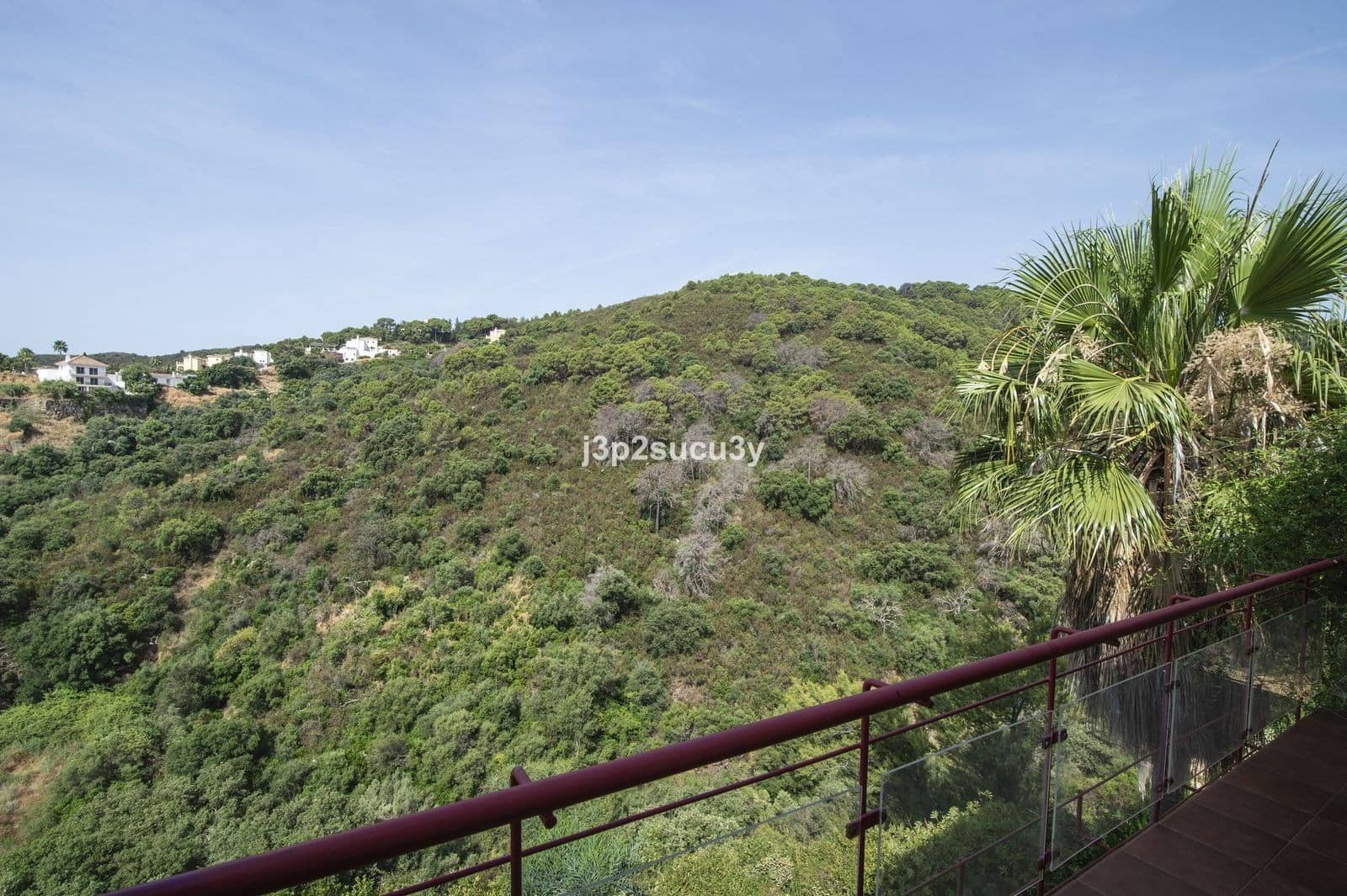 3 bedroom Villa for sale in Estepona with pool garage - € 390,000 (Ref: 9353020)