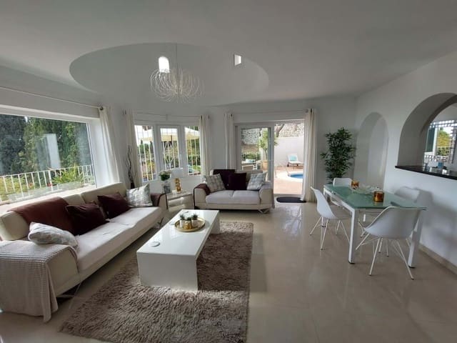 Chalet de 3 habitaciones en Mijas en venta con piscina garaje - 699.000 € (Ref: 9378111)