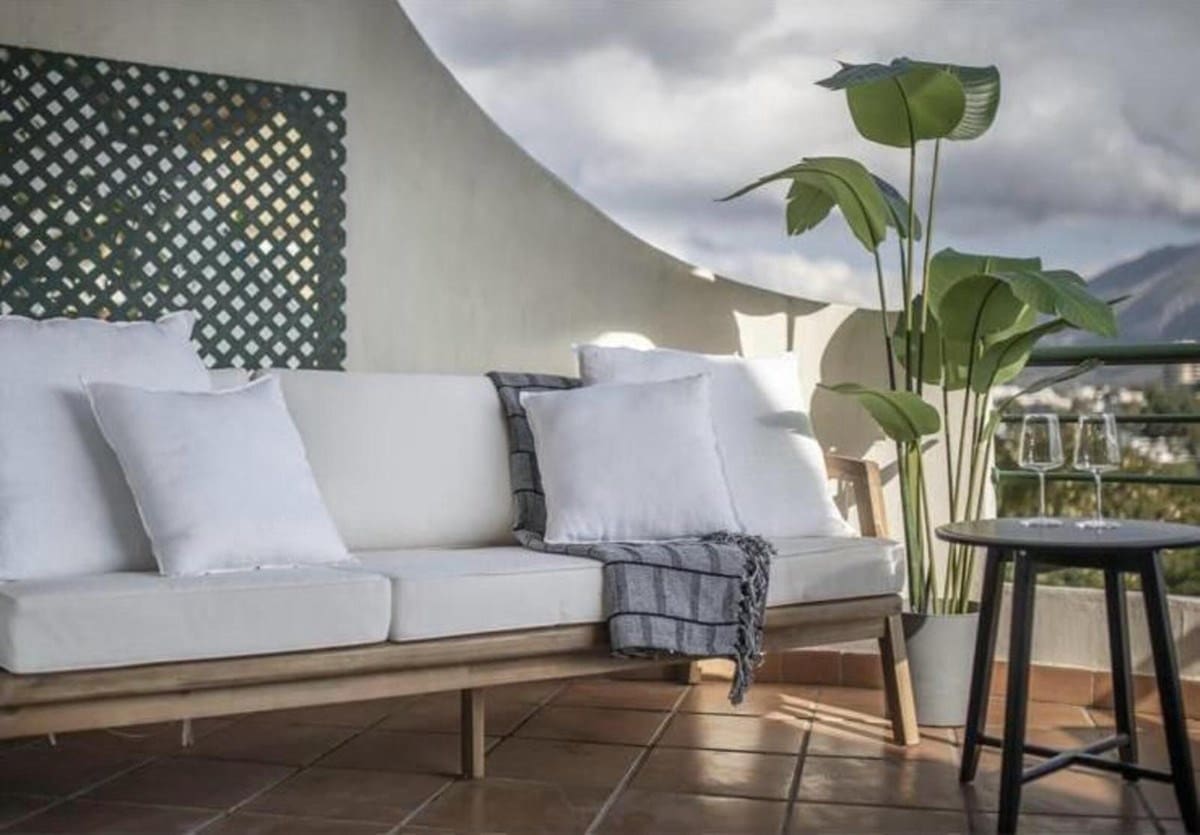 Apartamento de 2 habitaciones en Marbella en venta con piscina garaje - 475.000 € (Ref: 9388456)