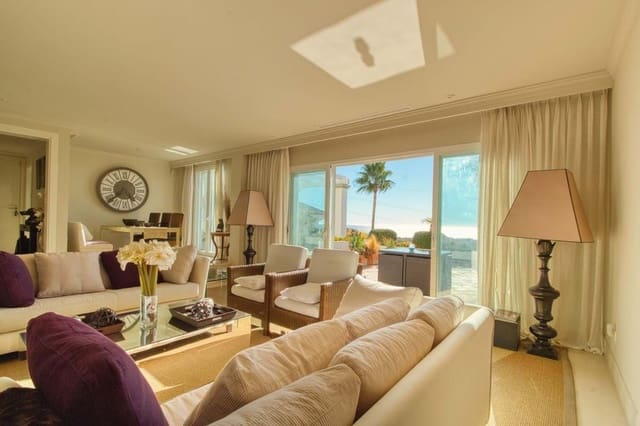 Apartamento de 2 habitaciones en Casares en venta con piscina garaje - 535.000 € (Ref: 9392020)