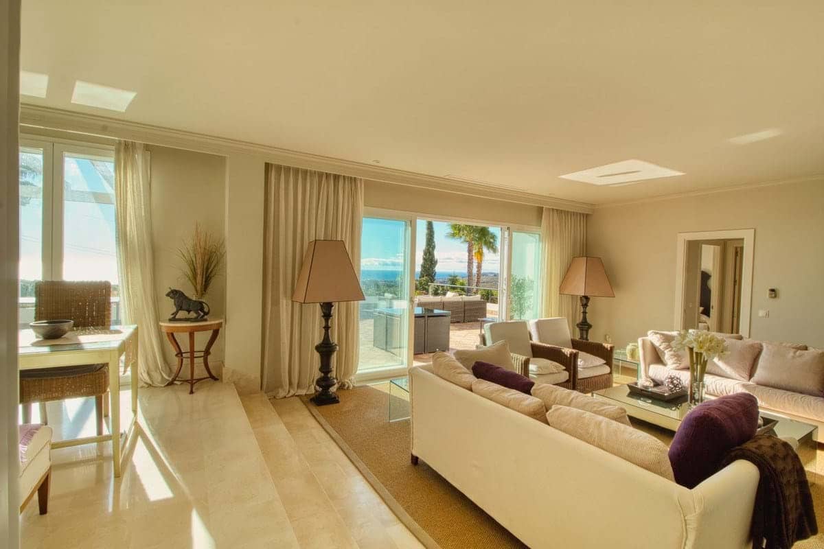 Apartamento de 2 habitaciones en Casares en venta con piscina garaje - 535.000 € (Ref: 9392020)