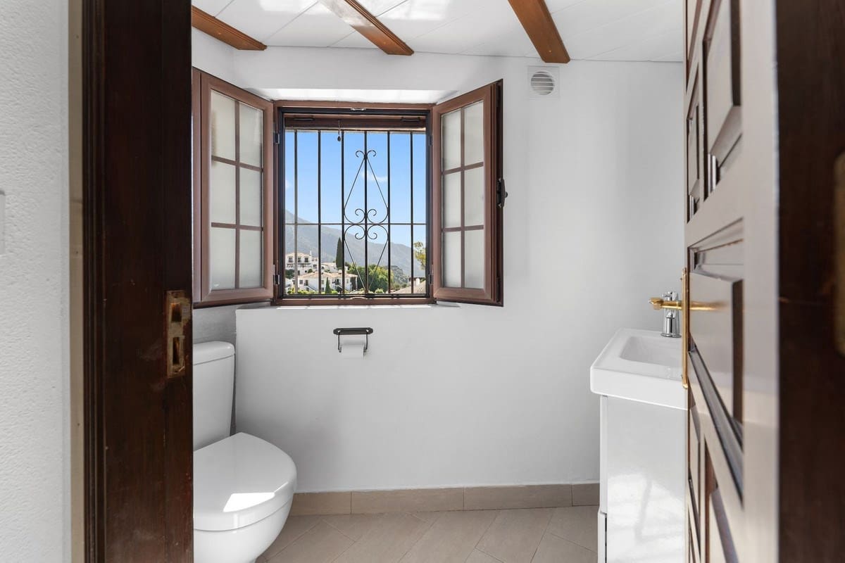 2 bedroom Apartment for sale in Mijas with pool garage - € 345,000 (Ref: 9392023)