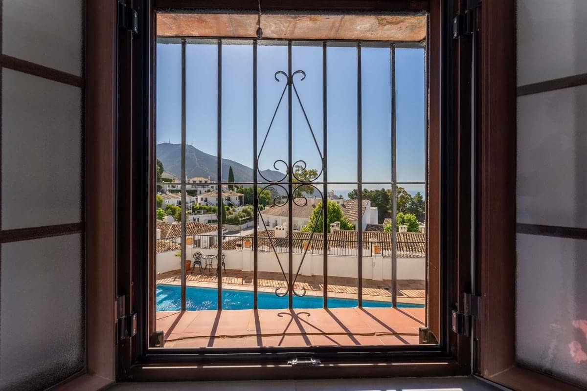 2 bedroom Apartment for sale in Mijas with pool garage - € 345,000 (Ref: 9392023)