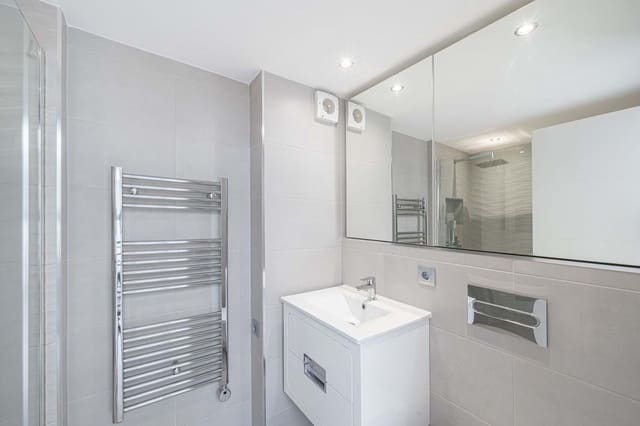 3 bedroom Townhouse for sale in Fuengirola with pool - € 525,000 (Ref: 9400037)