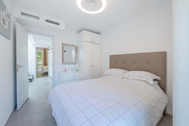 3 bedroom Townhouse for sale in Fuengirola with pool - € 525,000 (Ref: 9400037)