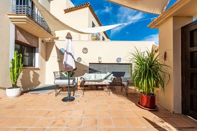 Casa de 3 habitaciones en Marbella en venta con piscina garaje - 550.000 € (Ref: 9400039)