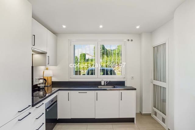 Casa de 3 habitaciones en Mijas en venta con piscina garaje - 495.000 € (Ref: 9400040)