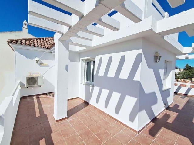 Chalet de 5 habitaciones en Benalmádena en venta con piscina garaje - 650.000 € (Ref: 9400041)