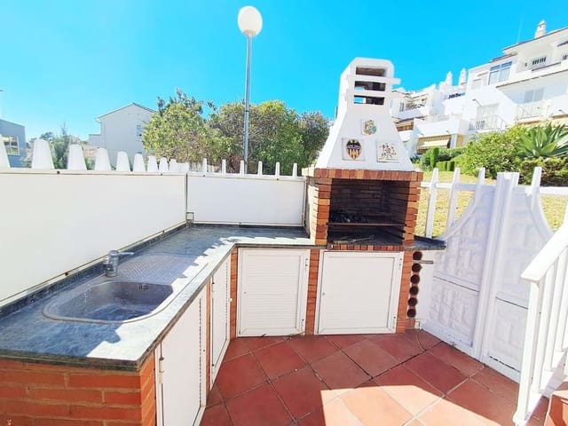 Chalet de 5 habitaciones en Benalmádena en venta con piscina garaje - 650.000 € (Ref: 9400041)