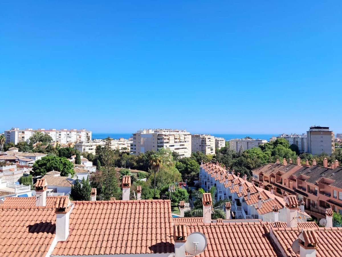 Chalet de 5 habitaciones en Benalmádena en venta con piscina garaje - 650.000 € (Ref: 9400041)