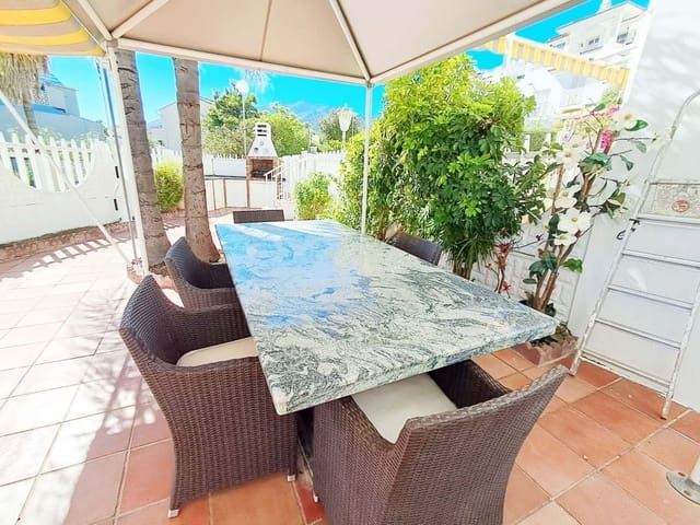 Chalet de 5 habitaciones en Benalmádena en venta con piscina garaje - 650.000 € (Ref: 9400041)