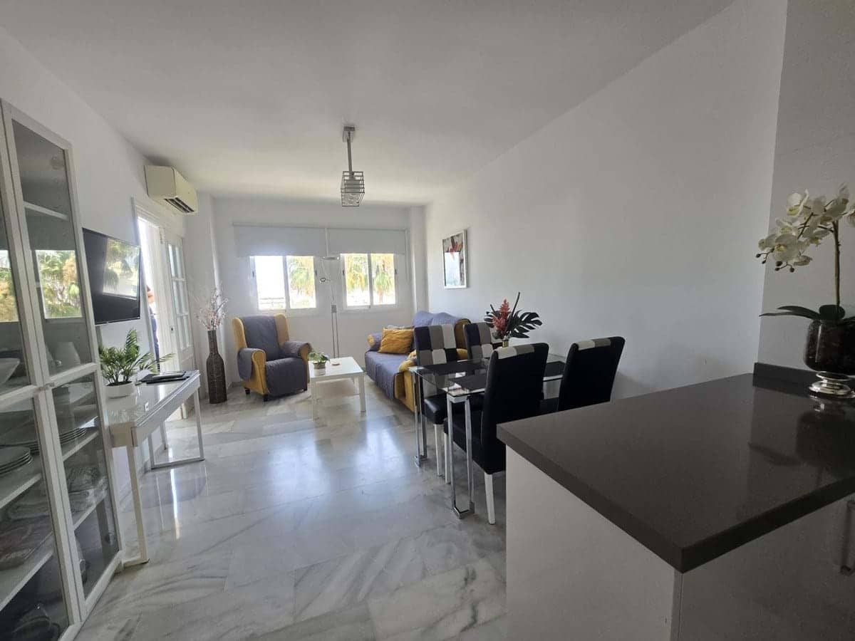 2 bedroom Apartment for sale in Benalmadena - € 349,000 (Ref: 9400044)